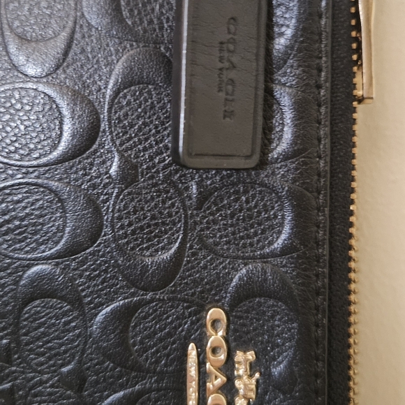 F87934 Coach Double Zip Wallet In Signature Black Leather - Picture 2 of 14